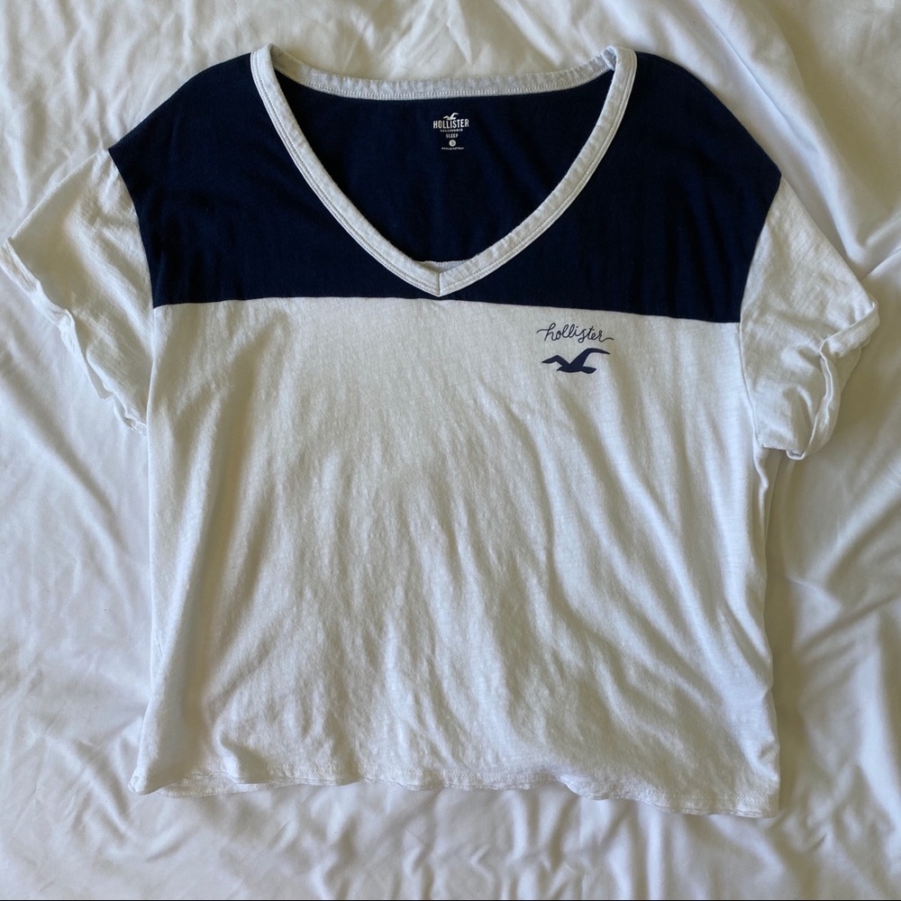 Hollister tee